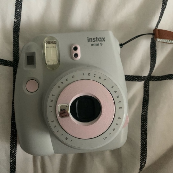 Instax mini 9 camera - Picture 1 of 3